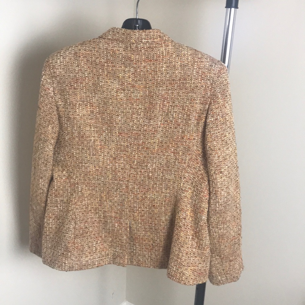 Beautiful blazer... - Picture 3 of 5